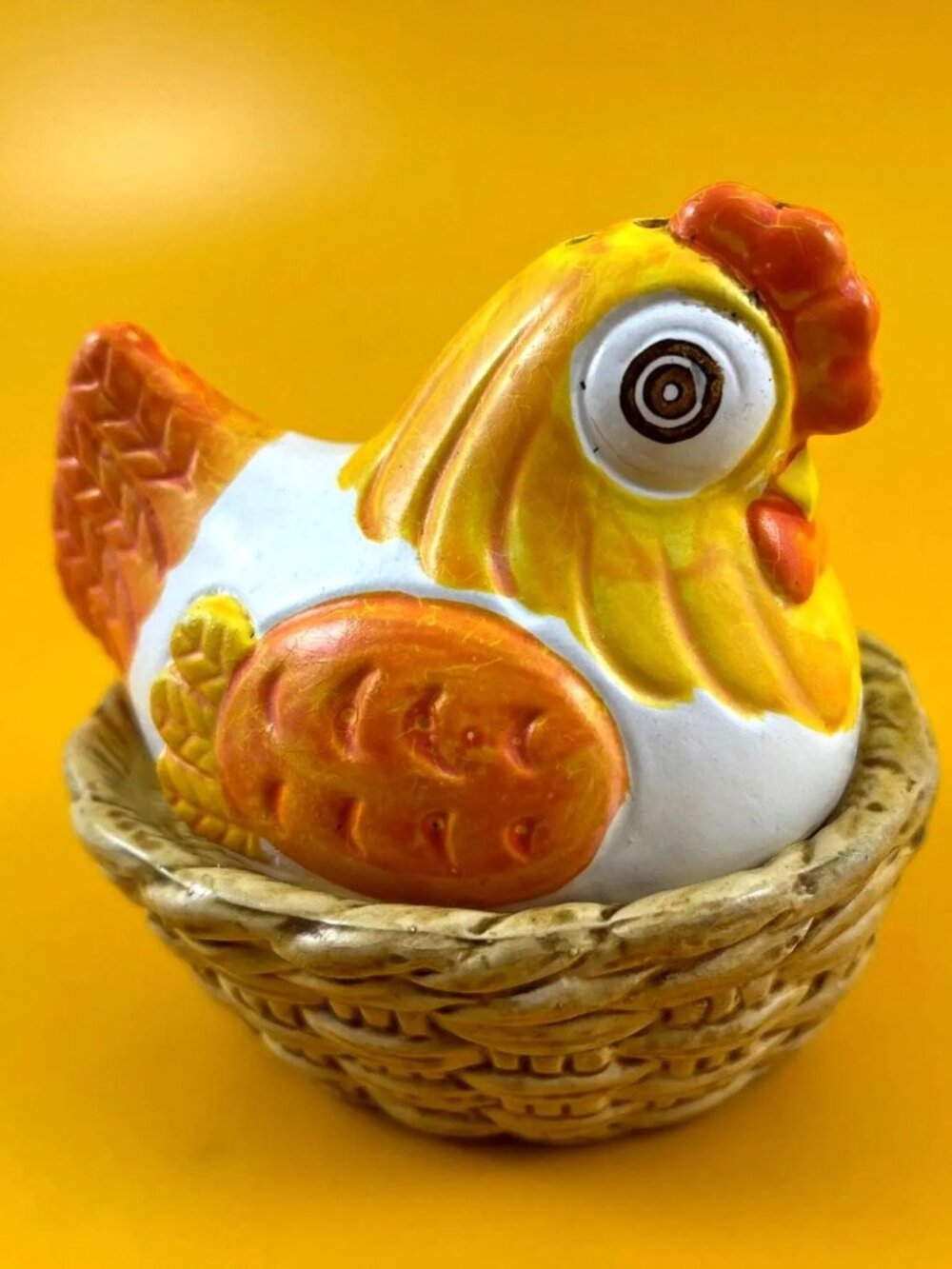 HEN ON NEST Salt & Pepper Shakers Set, Chickens Chicks Orange Yellow